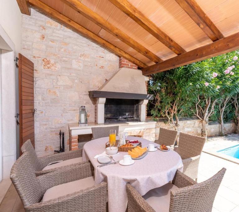 Villa Mia Lea Tar-Vabriga Exterior photo